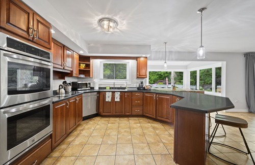 Albrightsville Casa | 6 bedrooms 10 beds + 3.5 bath with HEATED PRIVATE pool,Hot tub,Game room & More!