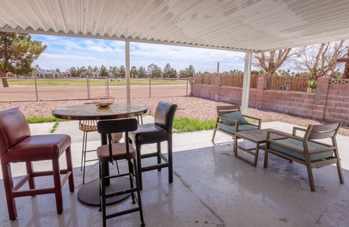 Sunrise Manor Casa | 6 bedrooms/ 10 minutes to the strip!