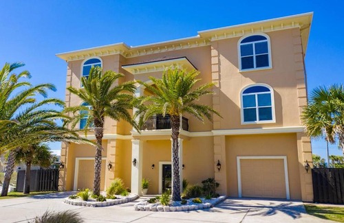 Toilla Segunda Casa | 6 Bedrooms 2 5 blocks from the beach with Gulf Views Sleeps 24 with Large Pool