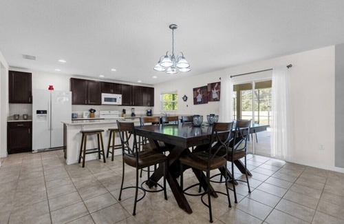 Crystal Cove Casa | 6 Bedrooms/ 4.5 Bathrooms/ Crystal Cove (957 EG)