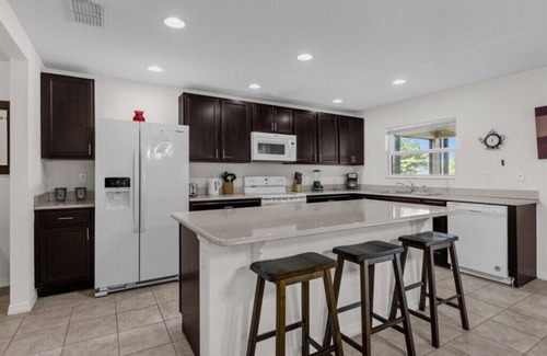Crystal Cove Casa | 6 Bedrooms/ 4.5 Bathrooms/ Crystal Cove (957 EG)