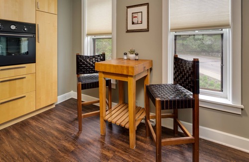 Harbor Springs Apartamento | 6 Campanas: Alojamiento en Harbor Springs para el viajero exigente