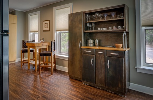 Harbor Springs Apartamento | 6 Campanas: Alojamiento en Harbor Springs para el viajero exigente