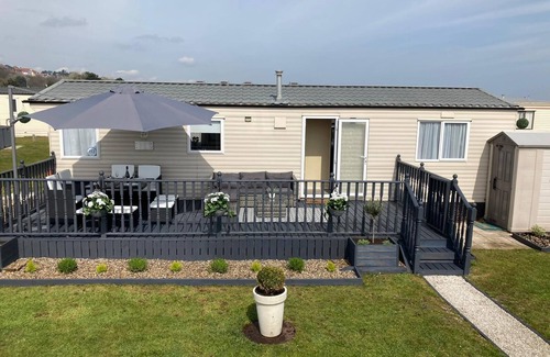 Lowestoft Casa | 6 berth caravan with decking and WiFi at North Denes in Suffolk ref 40113ND