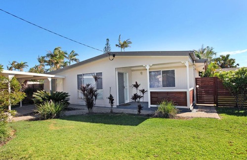 Marcoola Casa | 6 Botany Court Marcoola Beach - Pet Friendly 500 Bond