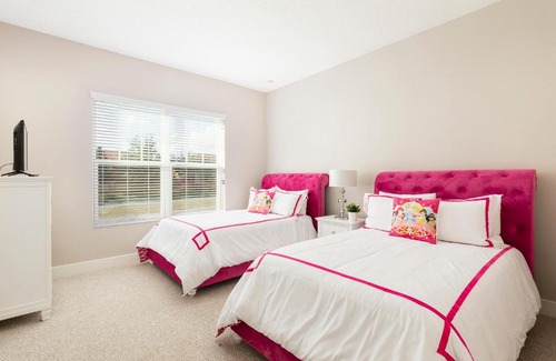 West Kissimmee Villa | 6 BR 7 BA Family Getaway 5 min to Disneyworld