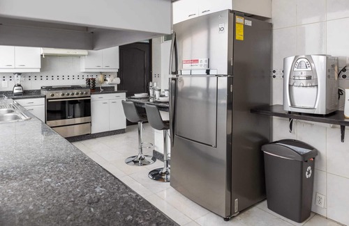 Los Morales Apartamento | 6-BR Posh Polanco pad: Desks in every room!