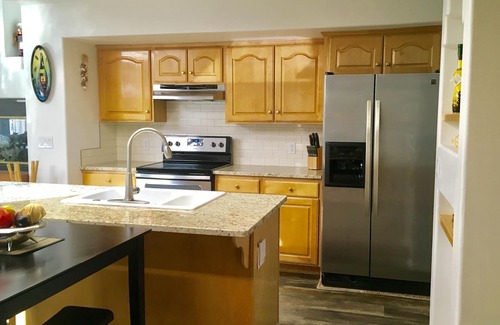 Zion National Park South Entrance Casa | 6 BR Villa Downtown en Springdale UT SW de Zion Nat Park Sleeps 14, estacionamiento gratuito