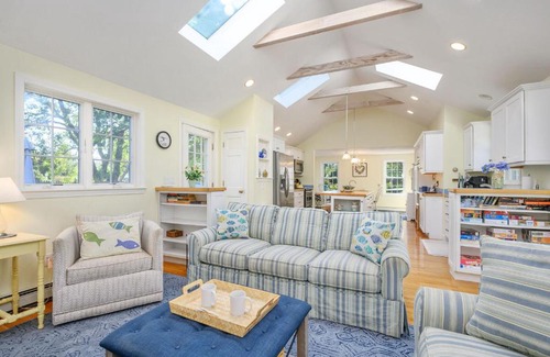 Harwich Port Casa | 6 Brooks Lane Harwich Port Cape Cod- - Brooks Lane Beach House