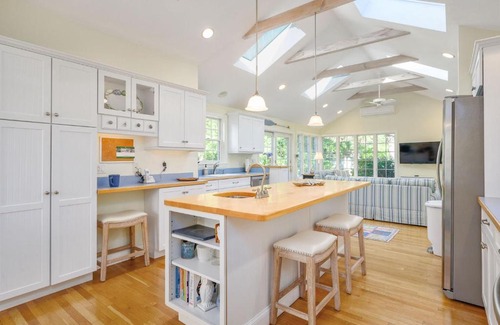 Harwich Port Casa | 6 Brooks Lane Harwich Port Cape Cod- - Brooks Lane Beach House