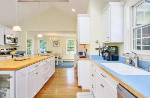 Harwich Port Casa | 6 Brooks Lane Harwich Port Cape Cod- - Brooks Lane Beach House