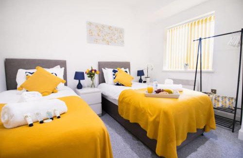 Swindon Apartamento | 6 CB - Spacious 2 Bedroom Apartment, Sleeps 3, Parking, Wifi