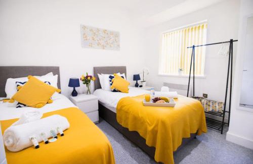 Swindon Apartamento | 6 CB - Spacious 2 Bedroom Apartment, Sleeps 3, Parking, Wifi