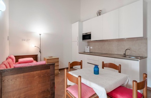 Pralboino Otro | 6) Cozy One-Bedroom Apartment in Agriturismo with Two Single Beds and Sofa Bed