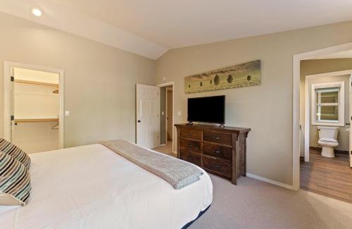 Deer Park Casa | 6 Dutchman home