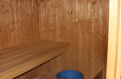 Les Prodains Chalet De Esquí | 6 en-suite bedrooms. Self catered prices shown and B & B or catered available