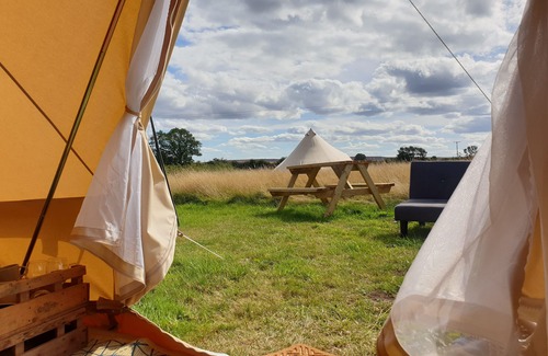 Saltburn-by-the-Sea Cabina | 6 Guests - Bell Tent - Wood Stove - Views