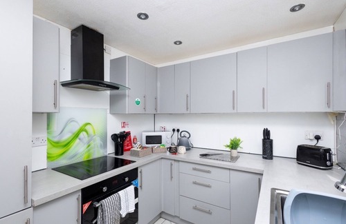 Stanley Casa | 6 Guests - Pet Friendly - 10min Leeds City Centre
