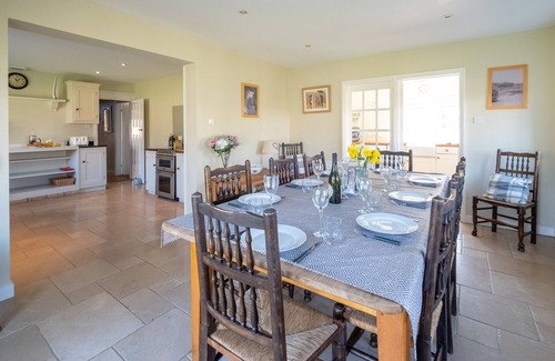 Thorpeness Cabaña | 6 Lakeside Avenue - sleeps 10 guests in 5 bedrooms