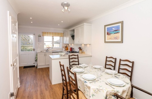 Seaton Cabaña | 6 Lyme Mews, SEATON