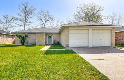 Heritage Park Casa | 6 Mi to Clear Lake Family Home with Patio and Yard