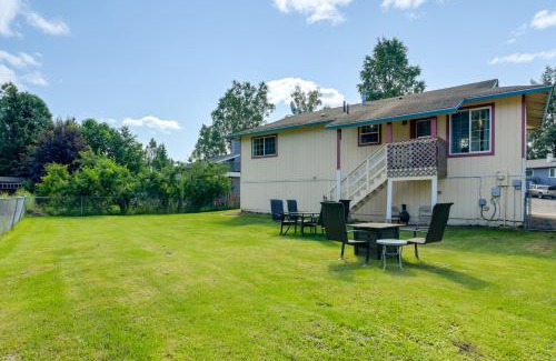 University Area Apartamento | 6 Mi to Dtwn Bright and Airy Anchorage Getaway!