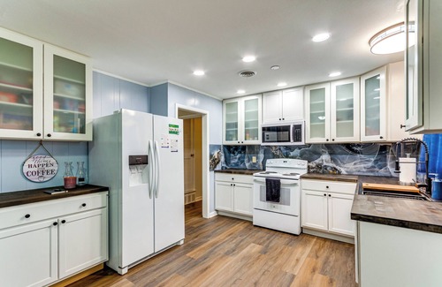 Northeast Pensacola Casa | 6 Mi to Dtwn Pensacola: Family-Friendly Gem!