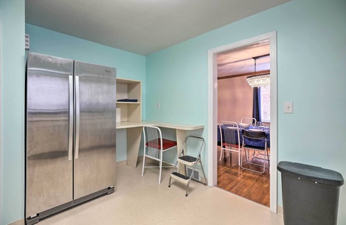 Squirrel Hill Casa | 6 Mi to Dtwn: Pittsburgh Townhome w/ Porch