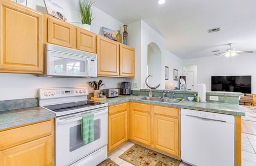 Beachwalk Isles Casa | 6 Mi to Fort Myers Beach: Lakefront Home w/ Pool