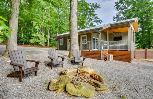 Clarkesville Casa | 6 Mi to Helen Romantic Georgia Cottage Hideaway!