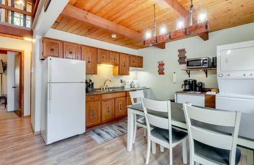 Hamlin Cabina | 6 Mi to Lake Wallenpaupack: Poconos Getaway!