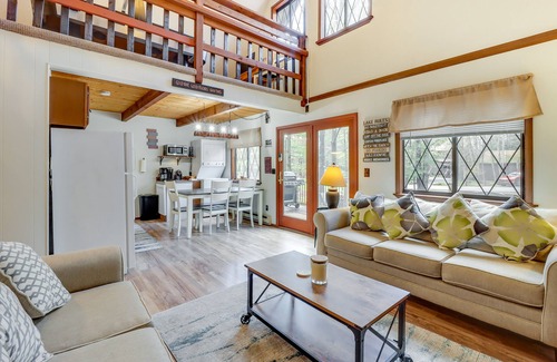 Hamlin Cabina | 6 Mi to Lake Wallenpaupack: Poconos Getaway!