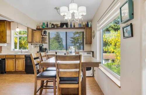 Ketchikan Casa | 6 Mi to Main St Oceanfront Cottage in Ketchikan