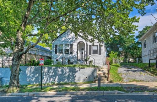 Northeast Apartamento | 6 Mi to National Mall Modern DC Apartment!