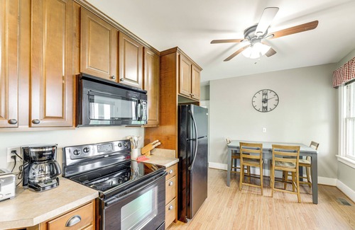 Petersburg Casa | 6 Mi to Rabbit Hash: Rural Home w/ 2 Porches