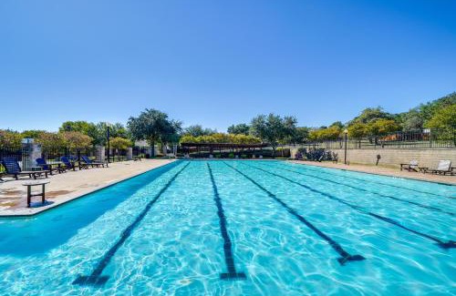 San Antonio Casa | 6 Mi to SeaWorld Pet-Friendly Home with Pool Access