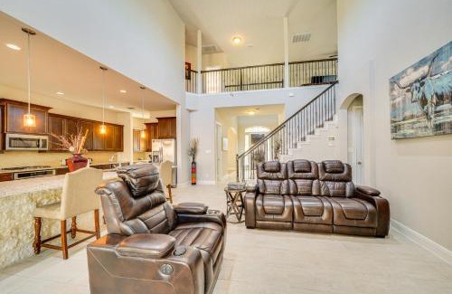 San Antonio Casa | 6 Mi to SeaWorld Pet-Friendly Home with Pool Access
