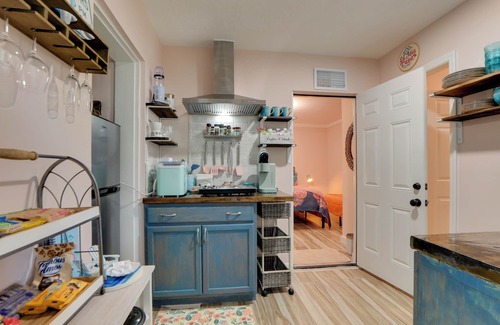 Southgate Apartamento | 6 Mi to Siesta Beach: Outdoor Oasis w/Hot Tub