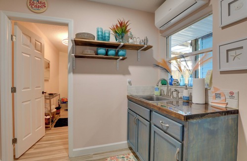 Southgate Apartamento | 6 Mi to Siesta Beach: Outdoor Oasis w/Hot Tub