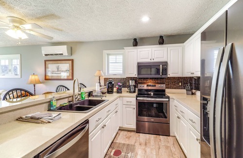 Seven Devils Condominio | 6 Mi to Skiing: Mtn-View Condo in Seven Devils