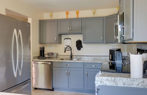 Hoover Apartamento | 6 Mi to the Summit: Stylish Apt w/ Patio Access