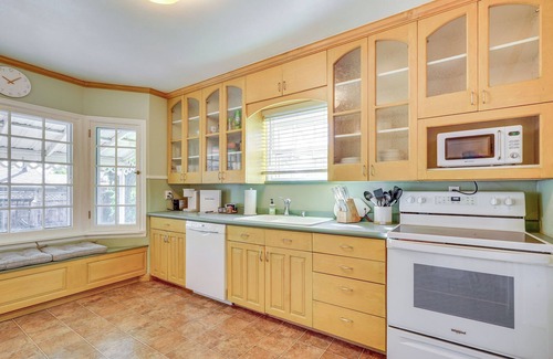 South Salt Lake Casa | 7 Mi to Downtown Salt Lake City: Charming Home