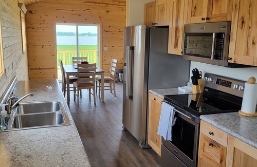 Devils Lake Cabina | 6 Mile Lodge