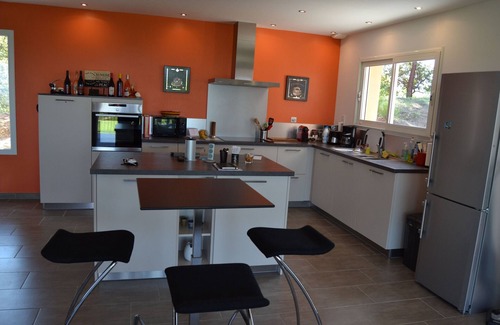 Merindol-les-Oliviers Casa | A 9 km de Vaison-la-Romaine, chalet con decoración moderna, piscina climatizada