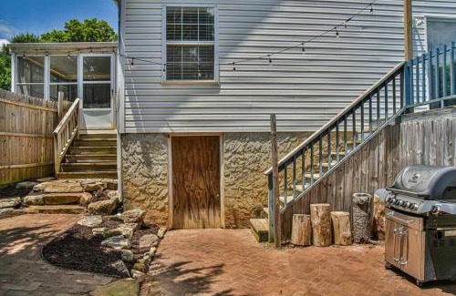 Oakley Casa | 6 miles to downtown Asheville. Sleeps 5.