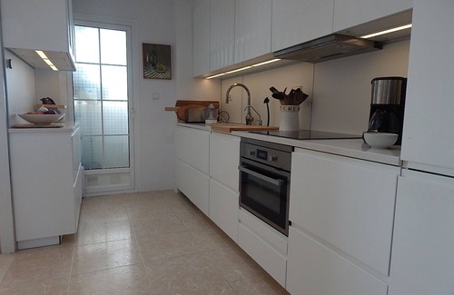 Pueblo Latino Apartamento | 6 min walk to Mil Palmeras seafront, restaurants and bars, great for Padel