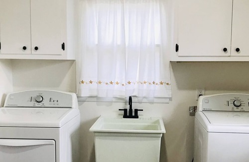 Cullman Casa | 6 minutes to I-65, Ave Maria Grotto, Blessed Sacrament Shrine, Smith Lake Park