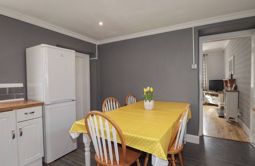 Hopeman Cabaña | 6 NEW STREET, pet friendly, country holiday cottage in Hopeman