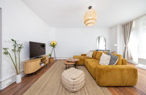 Pankow Apartamento | 6 P Apartment, Central, Fast Internet, Work Station, Family Friendly, Washer, Kitchen