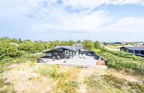 Henne Strand Casa | 6 person holiday home in Henne
